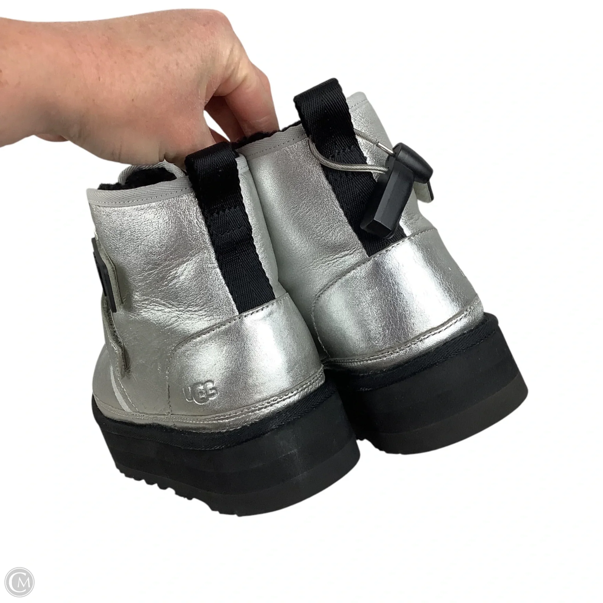 Boots Designer By Ugg In Silver, Size: 6 - Image 3