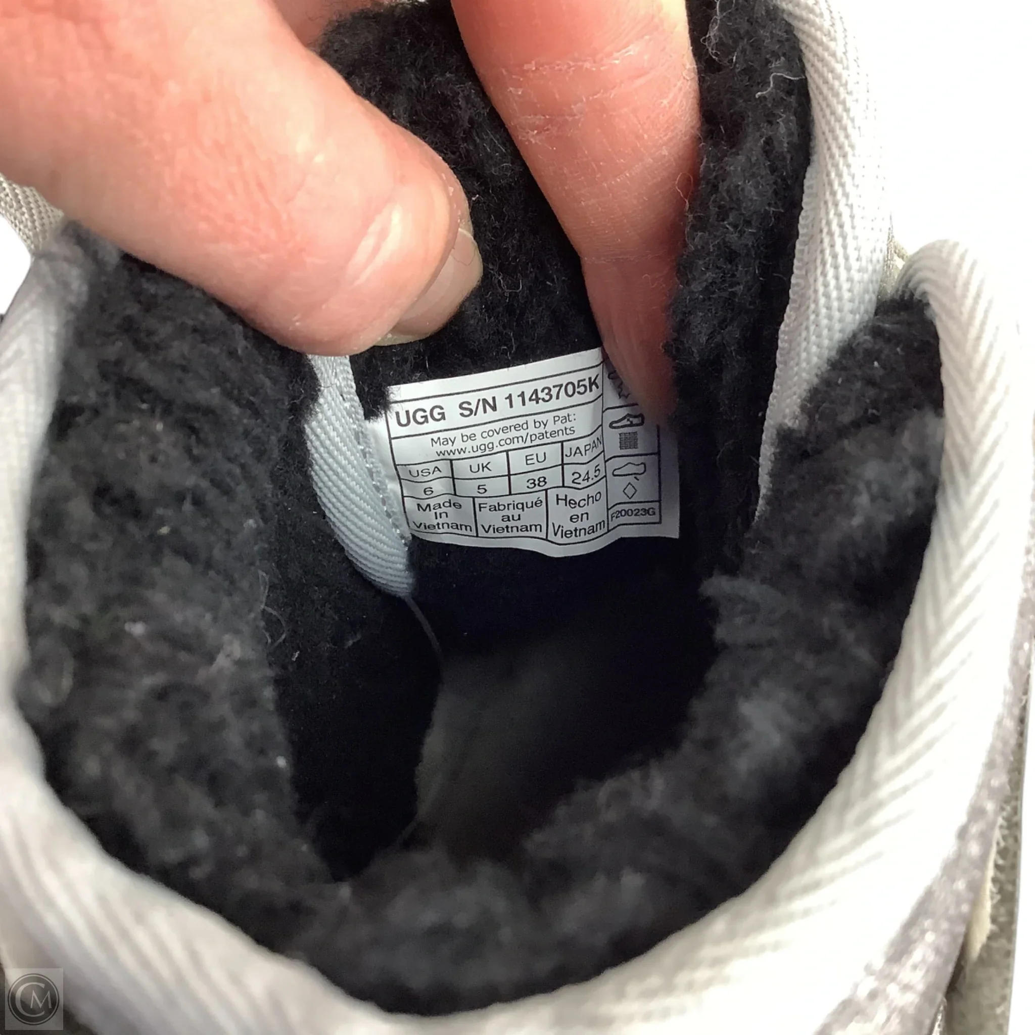 Boots Designer By Ugg In Silver, Size: 6 - Image 4